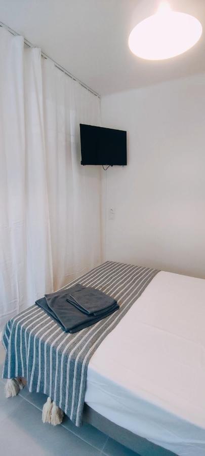 Le Studio Des Tours - Parking Apartment Arles Exterior photo